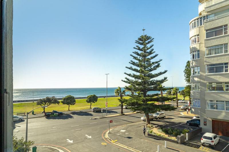 To Let 2 Bedroom Property for Rent in Sea Point Western Cape